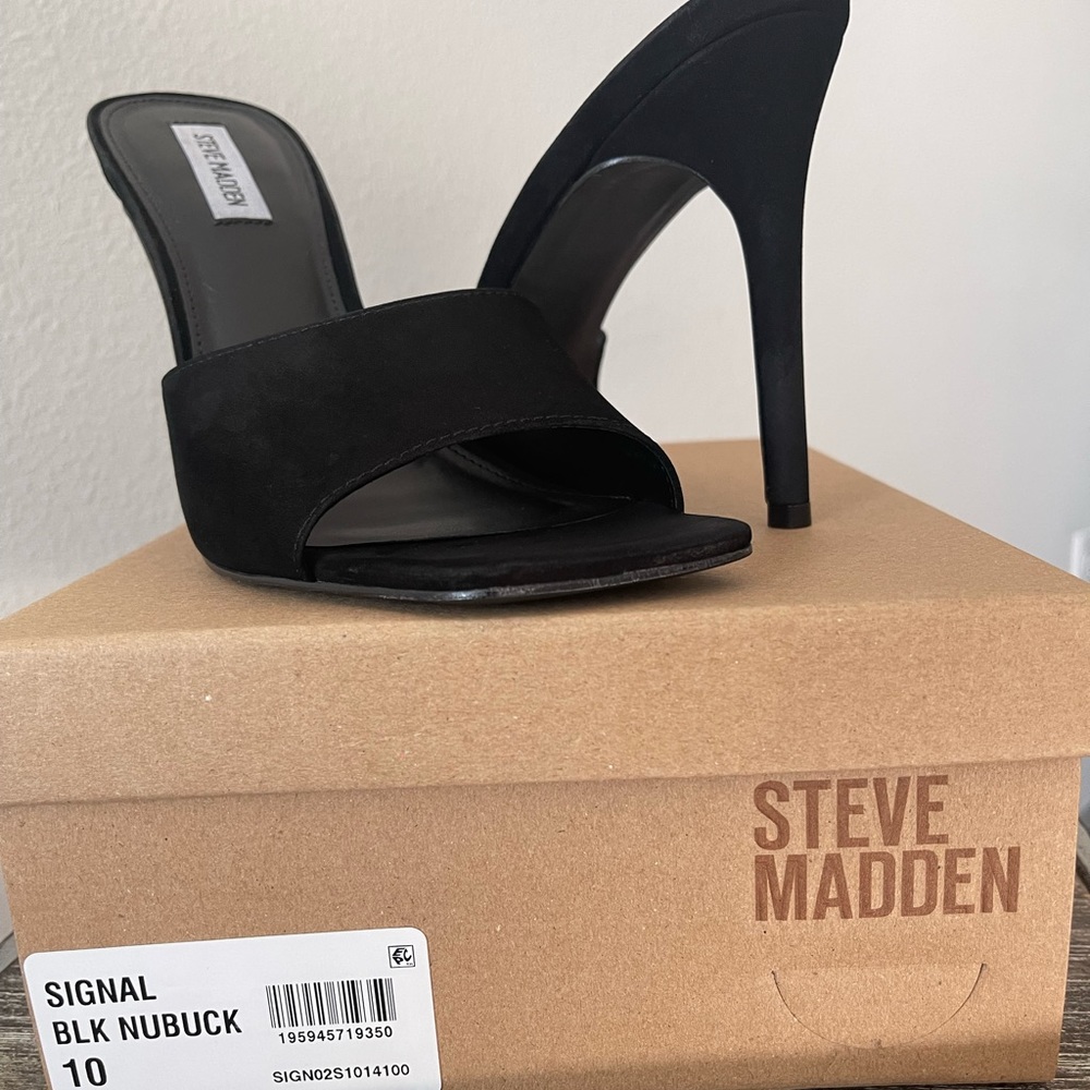 Steve Madden Signal Black Nubuck size 10